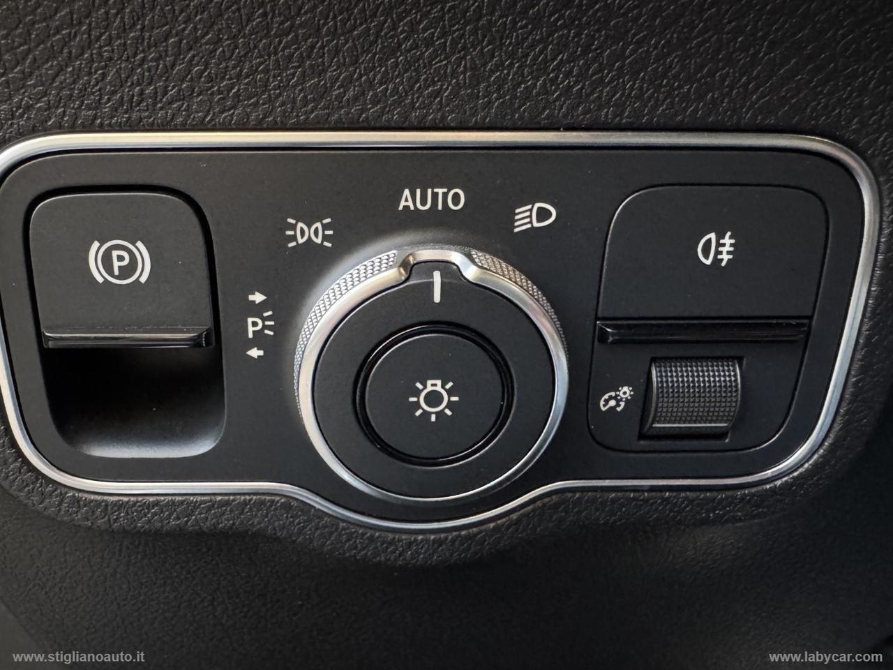 MERCEDES-BENZ GLB 220 d Automatic 4Matic Sport