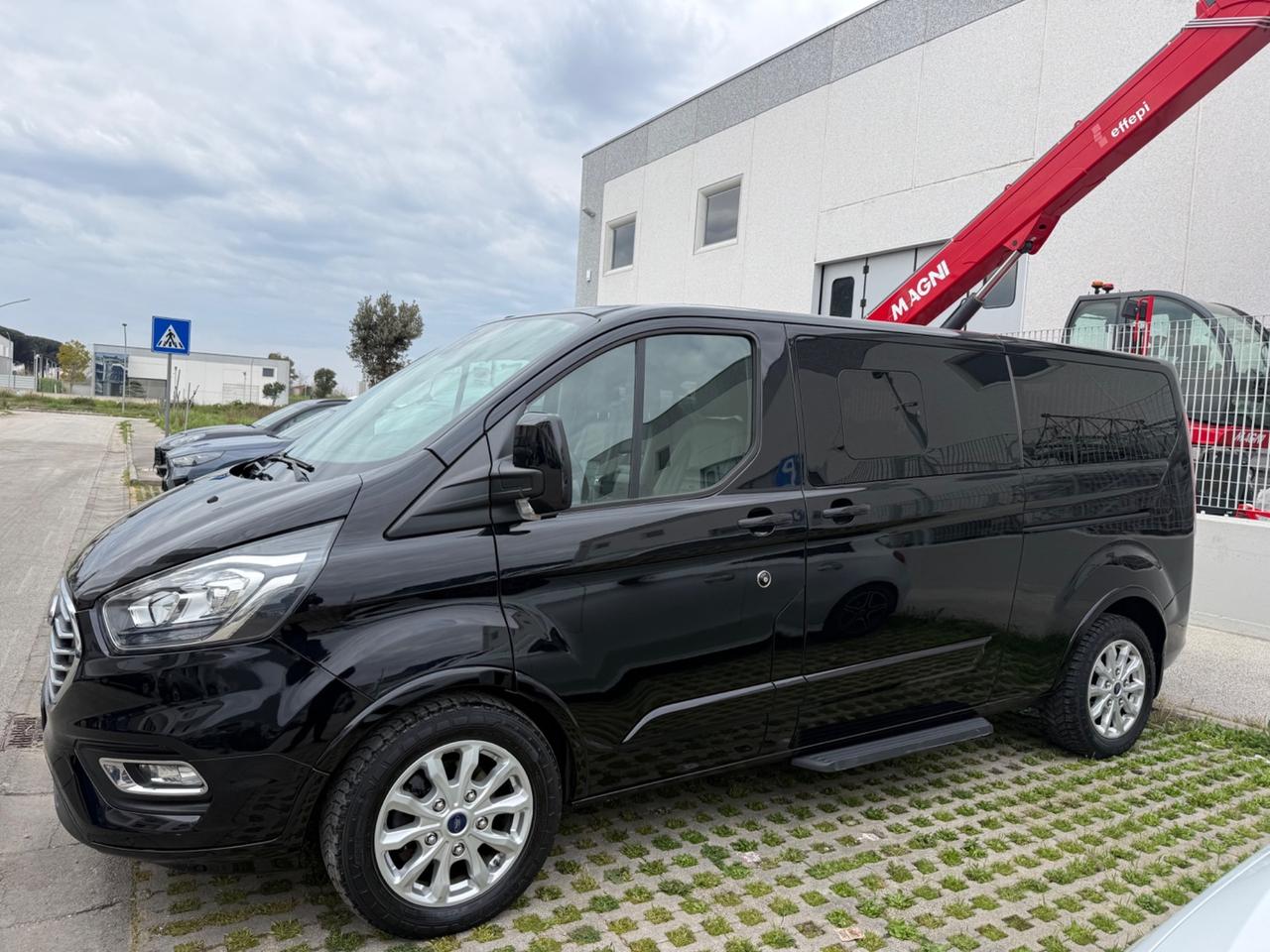 Ford Tourneo Custom 320 2.0 TDCi 185CV PL Titanium X