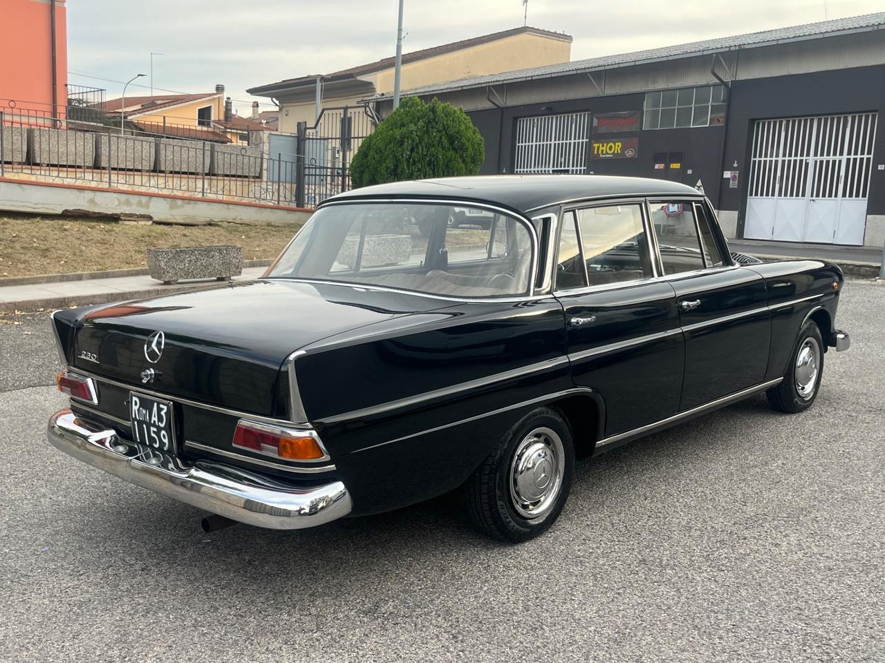 Mercedes benz 230 W110 Codine 6 cilindri