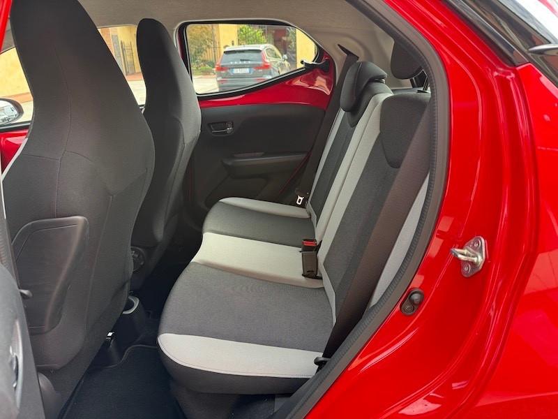 Toyota Aygo 1.0 VVT-i 69 CV 5 porte 9900 KM