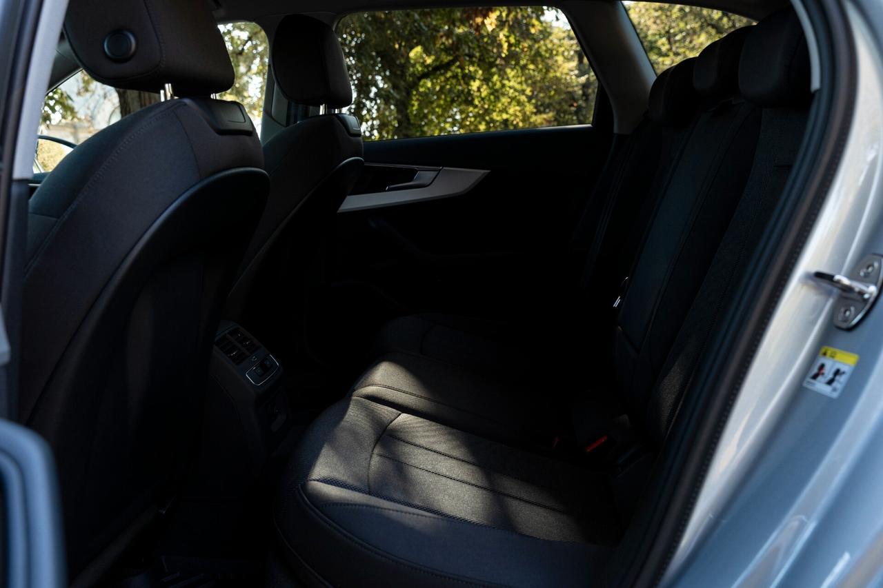 Audi A4 Avant 40 2.0 tdi mhev S-tronic*Matrix* Cockpit*