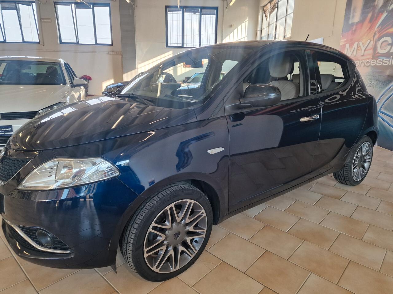 Lancia Ypsilon 1.2 69 CV 5 porte Gold
