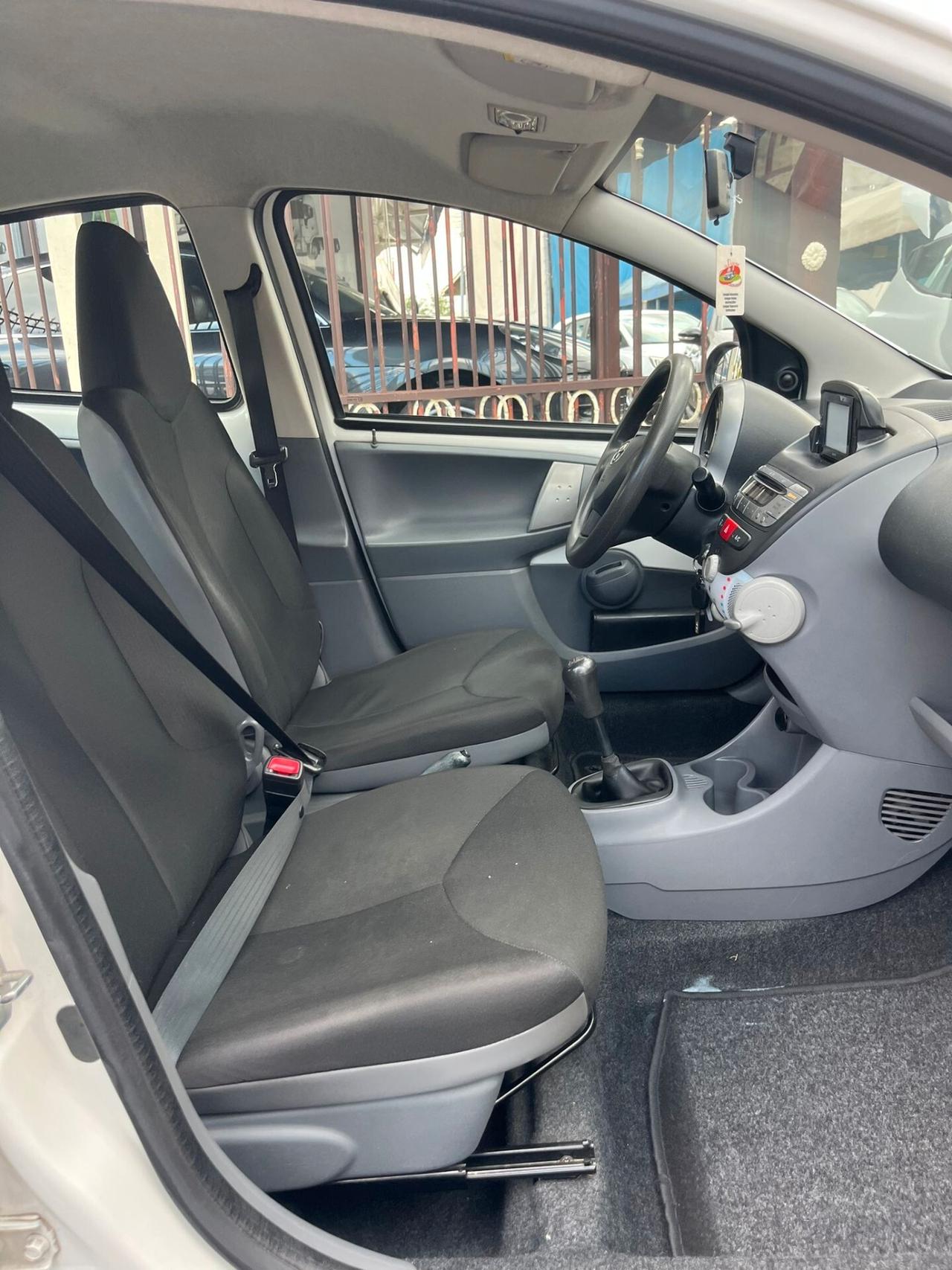 Toyota Aygo 1.0 12V VVT-i 5 porte Now Connect