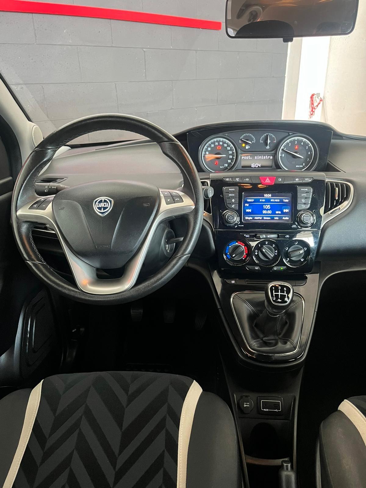 Lancia Ypsilon 1.2 69 CV 5 porte Gold NON VINCOLATO A FINANZ