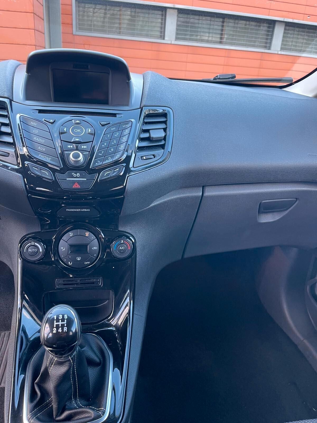 Ford Fiesta 1.5 TDCi 75CV 5 porte Black & White Edition