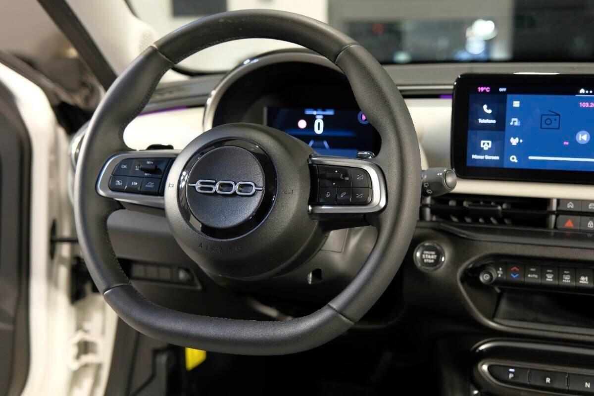 Fiat 600 Hybrid 100 CV DCT MHEV La Prima