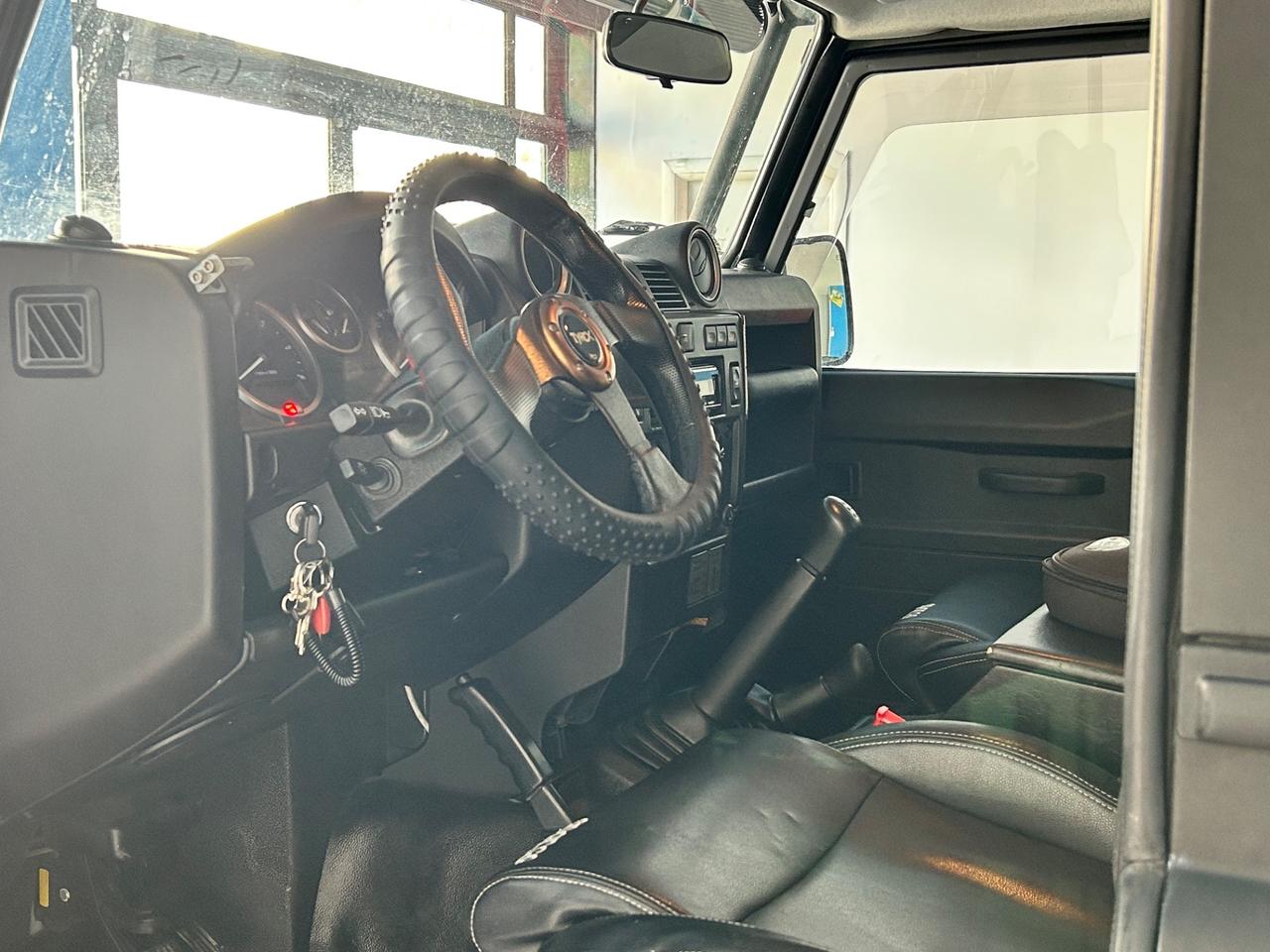 Land Rover Defender 90 2.2 TD4 Station Wagon N1