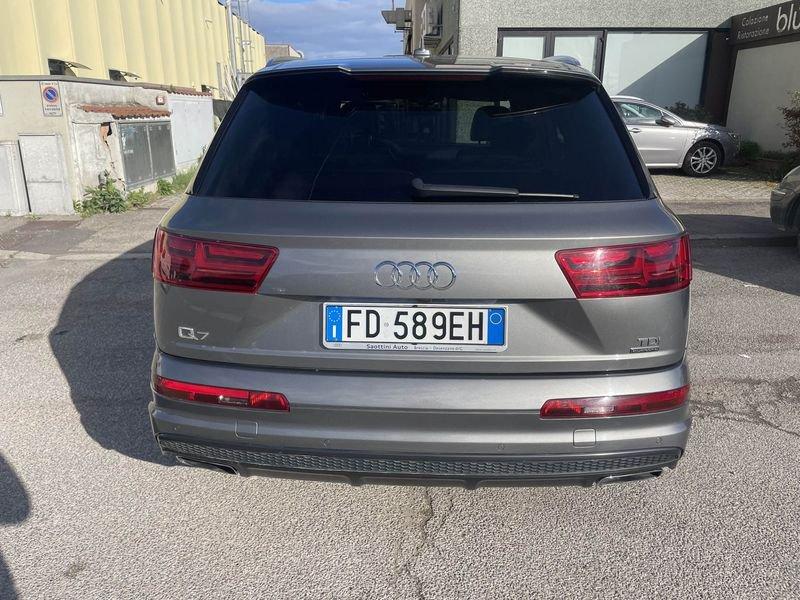 Audi Q7 3.0 TDI quattro tiptronic S- LINE