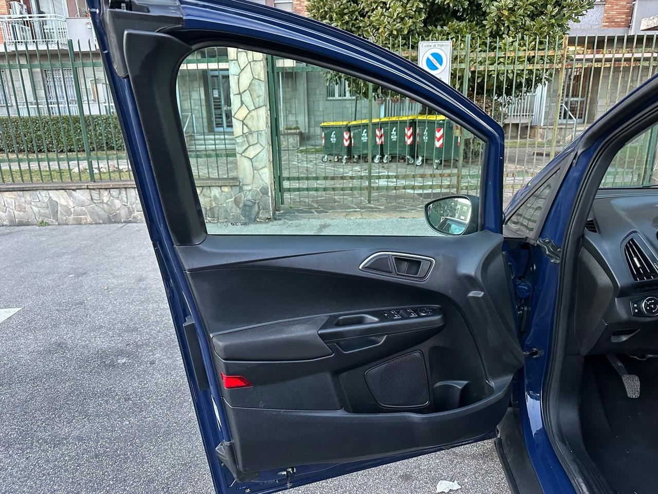 Ford B-Max 1.4 90 CV GPL della casa Titanium