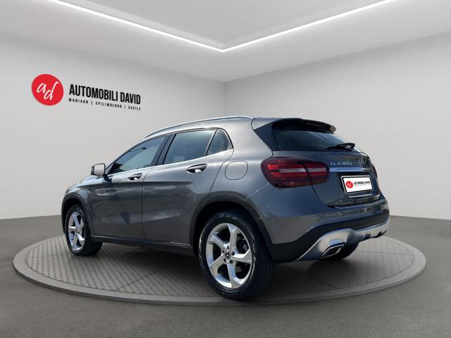 MERCEDES-BENZ GLA 180 d Business