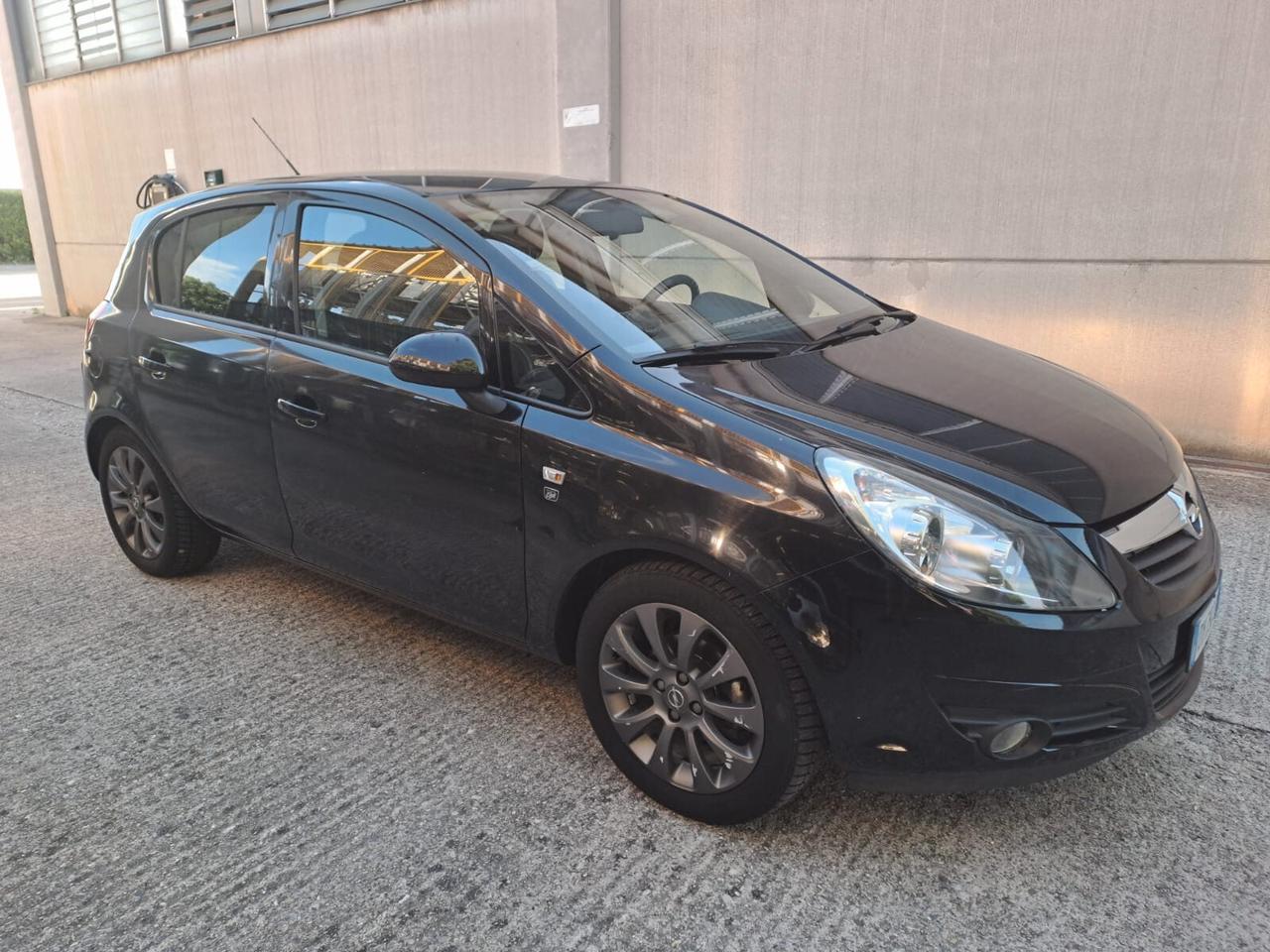 Opel Corsa 1.2 5 porte Cosmo