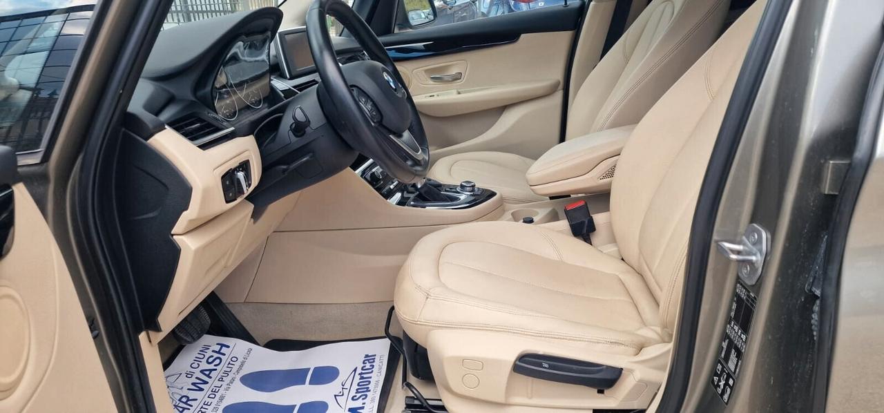 Bmw 2er Active Tourer 220d xDrive Luxury aut.