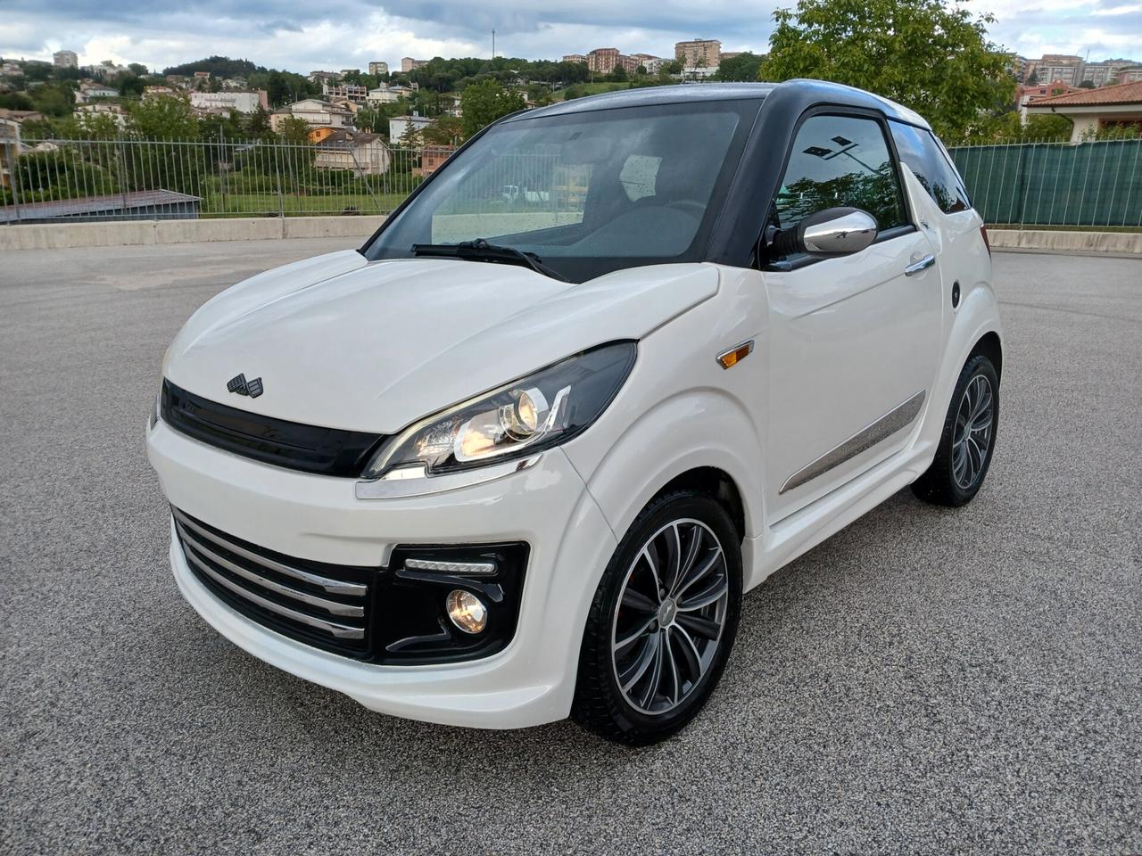 Ligier JS JS50 DCI ELEGANCE 2018 ICE