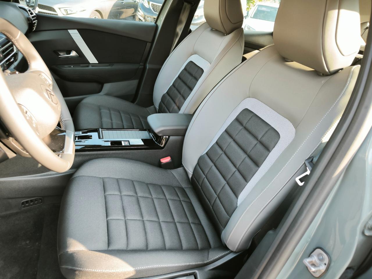 Citroen C4 Hybrid 136 e-DCS6 Plus