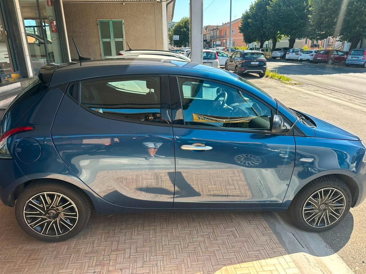 Lancia Ypsilon 1.0 FireFly 5 porte S&S Hybrid Alberta Ferretti