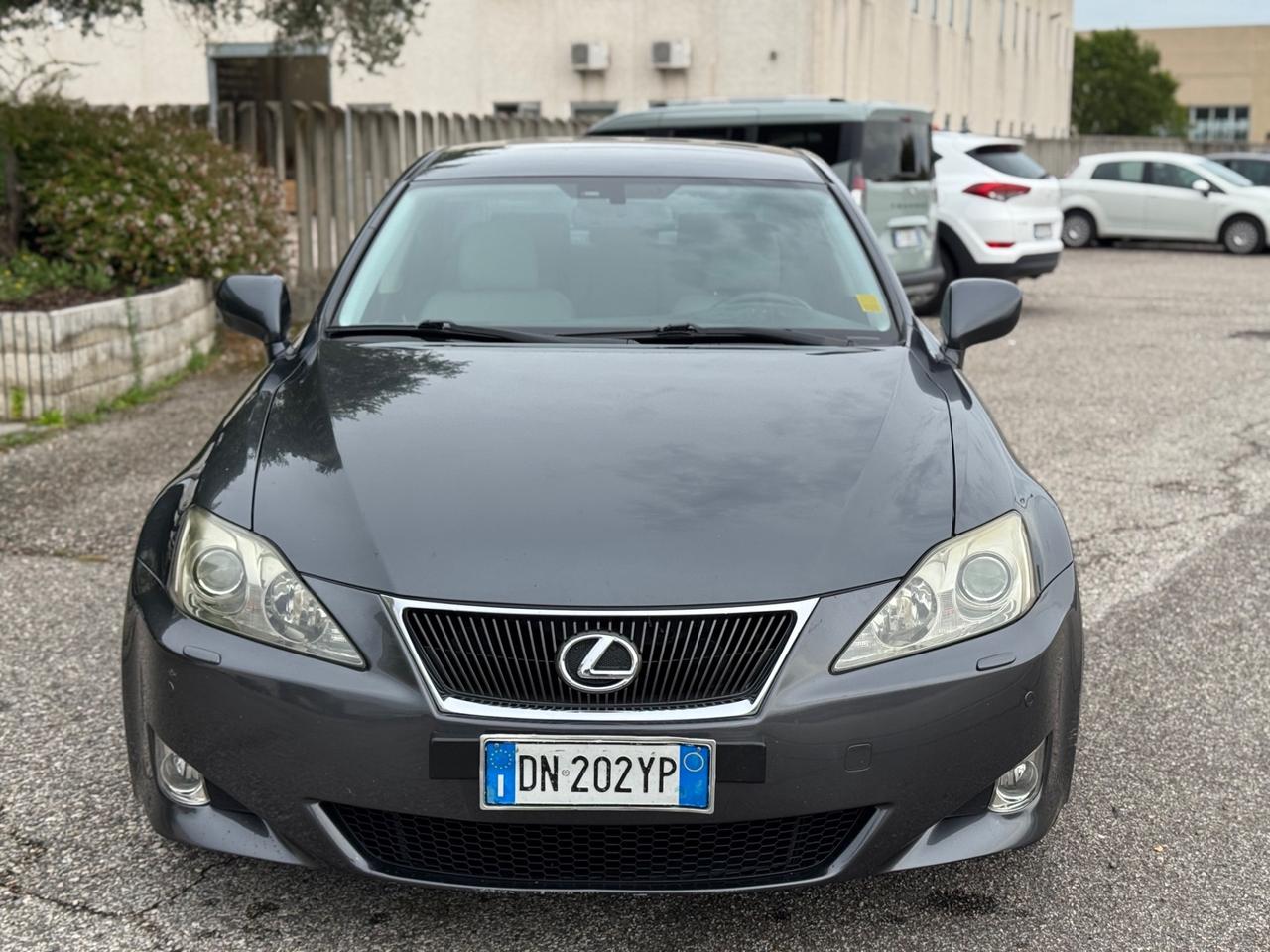 Lexus IS 220d 2.2 16V Luxury
