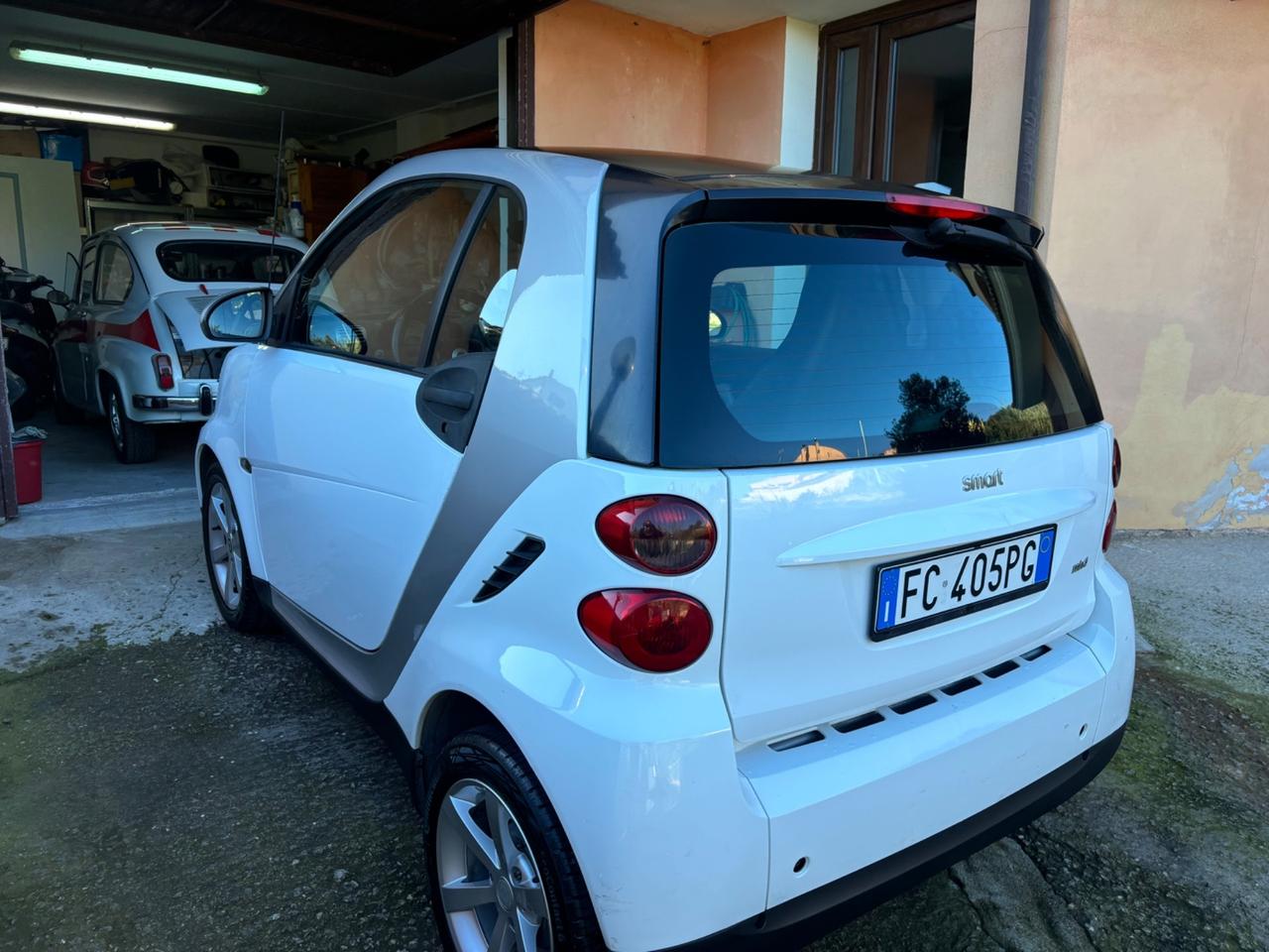 Smart ForTwo 1000 52 kW MHD coupé pure