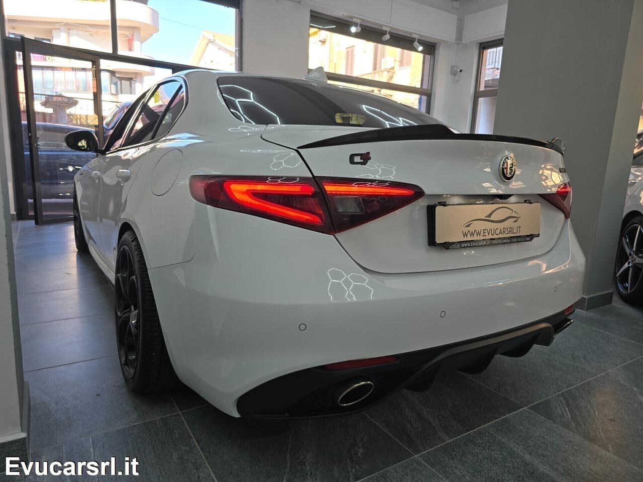 Alfa Romeo Giulia 2.0 Turbo 280 CV AT8 AWD Q4 Velo