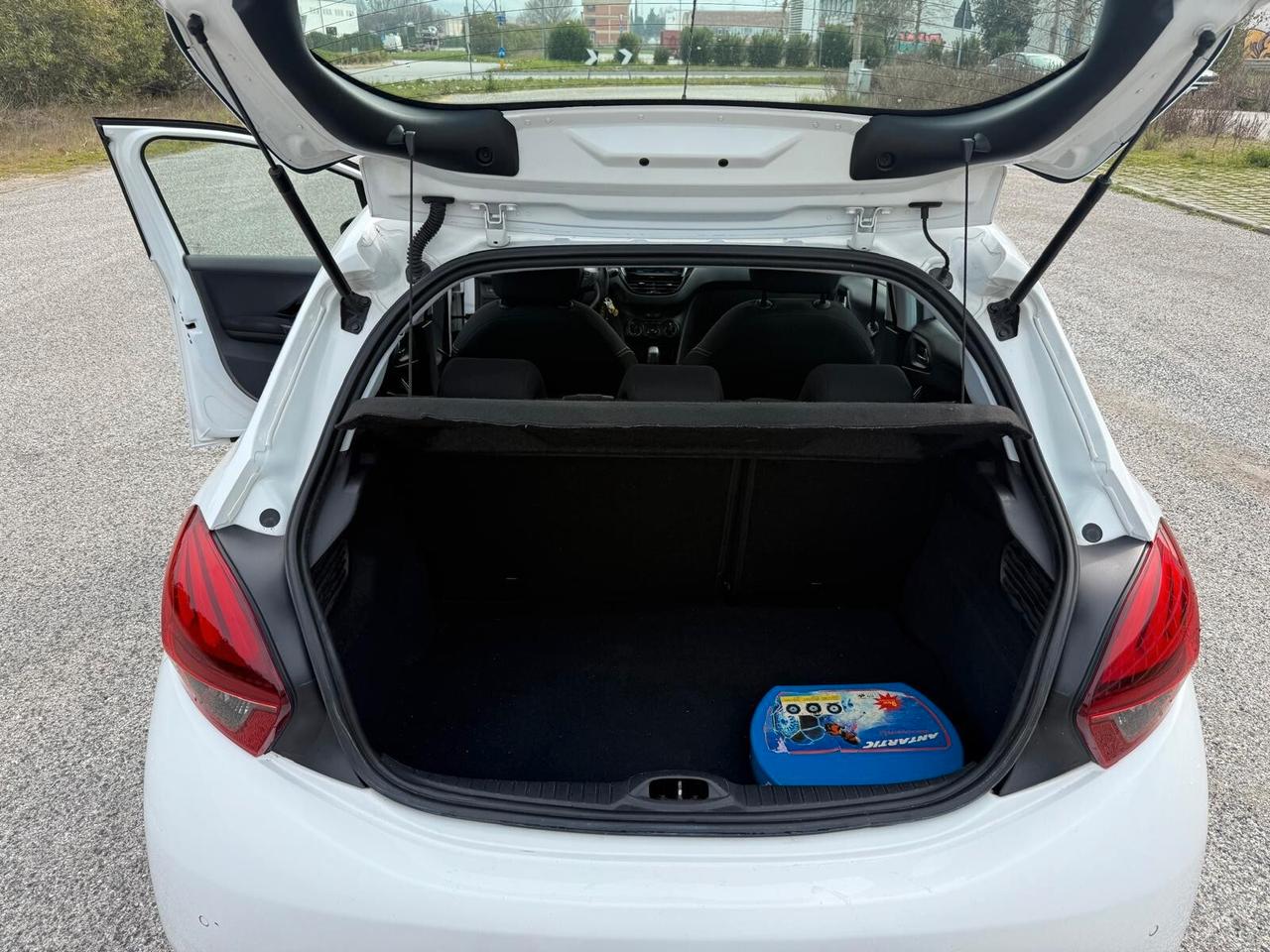 Peugeot 208 BlueHDi 75 5 porte Allure