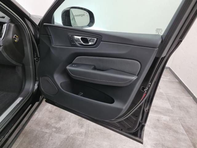 VOLVO XC60 B4 automatico Plus Dark