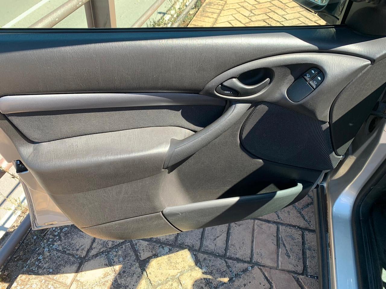 Ford Focus 1.8i 16V cat 5p.