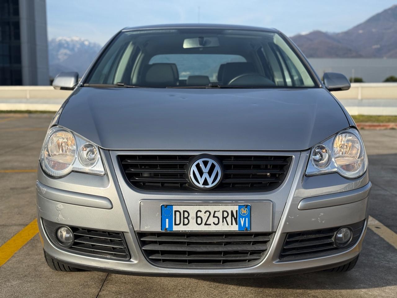 Volkswagen Polo 1.4/69CV TDI 5p. Sportline NEOPATENTI