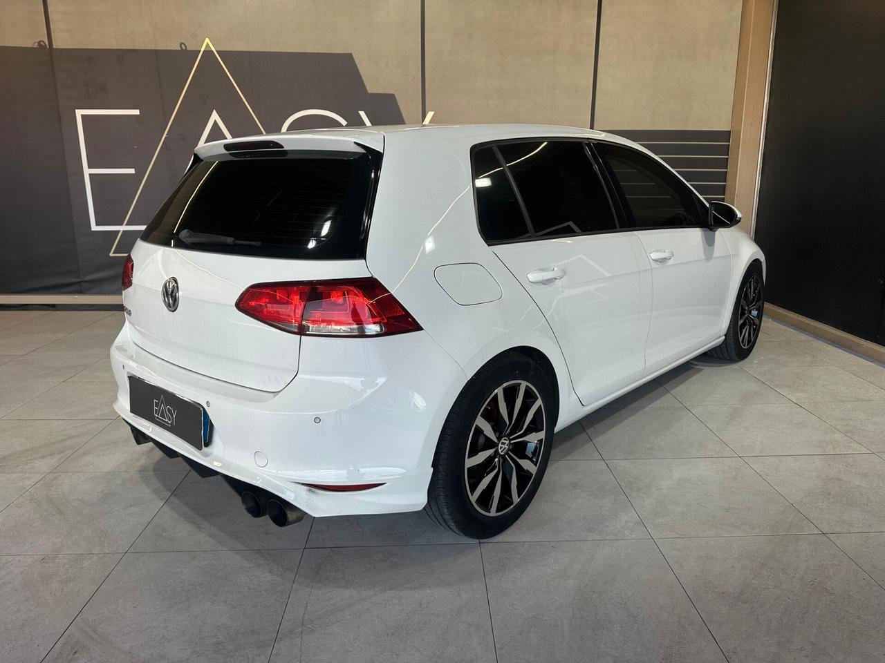 Volkswagen Golf 5p 1.6 tdi Trendline 90cv * NEOPATENTATI *