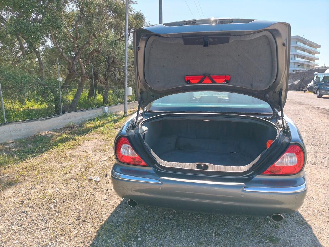 Jaguar XJ 2.7 D V6 cat Executive