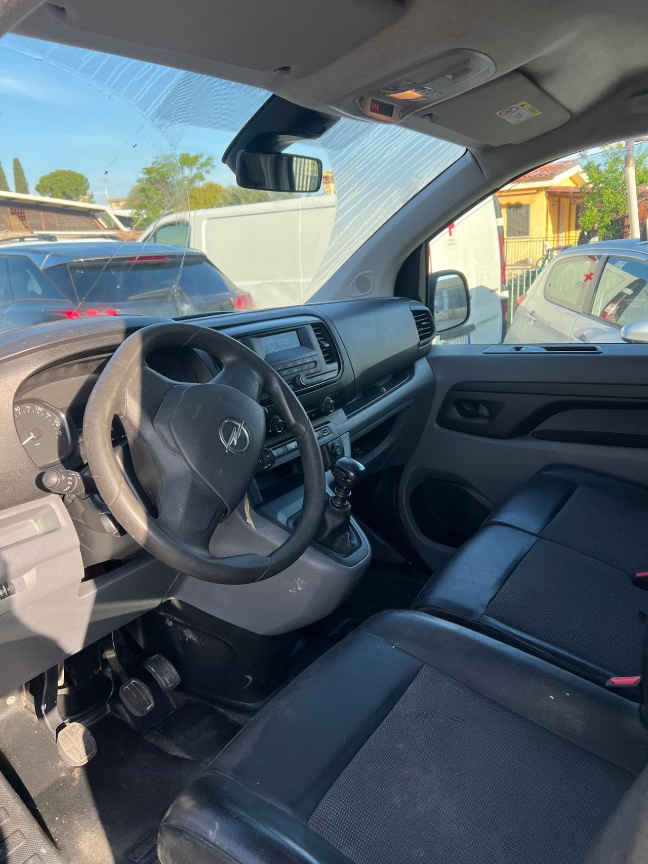 Opel vivaro del 2020 è solo 100.000 kM