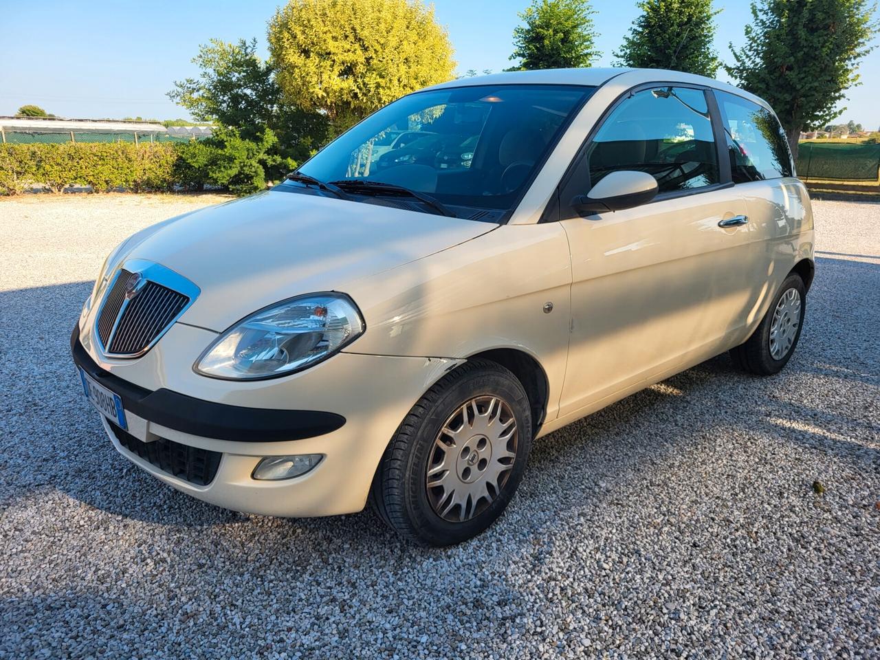 Lancia Ypsilon 1.3 MJT 75 CV Platino