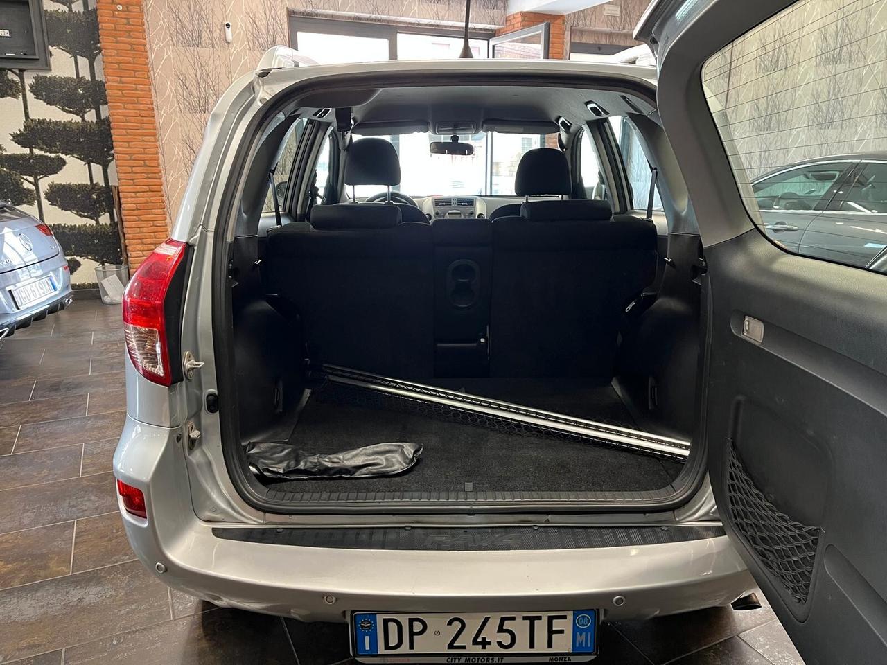 Toyota RAV 4 RAV4 2.2 D-4D 136 CV DPF Sol