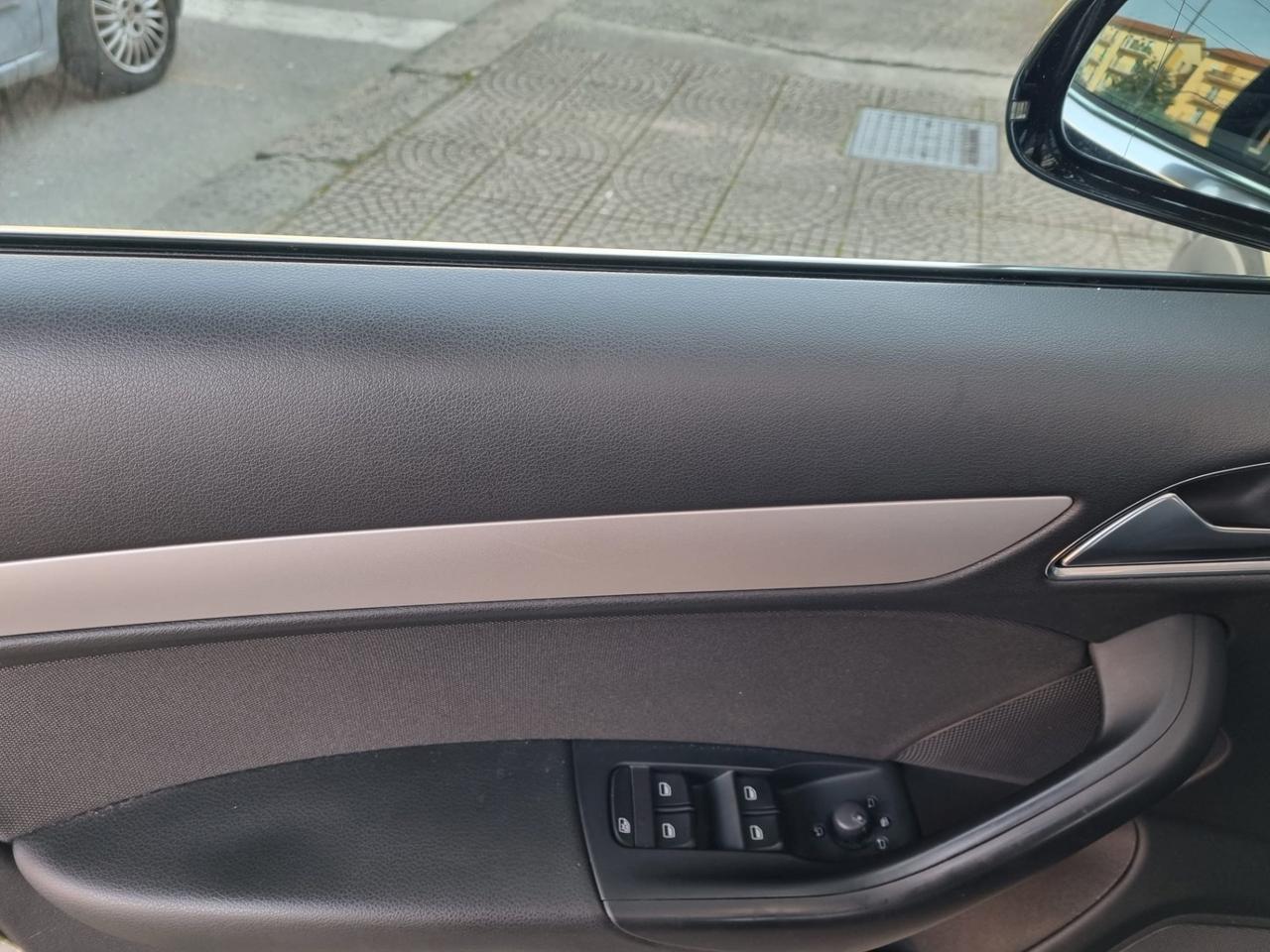 Audi Q3 2.0 TDI 120 CV S line Edition