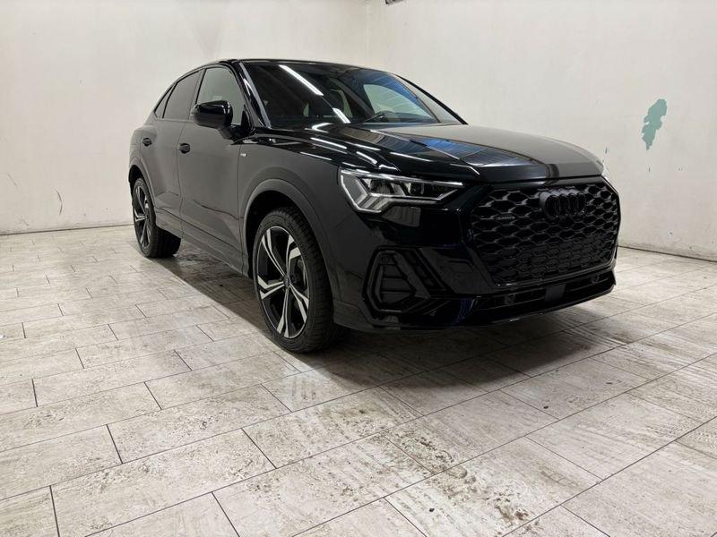 Audi Q3 Sportback 40 2.0 tdi Identity Black quattro 193cv s-tronic