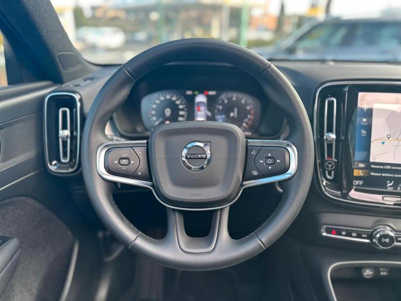 Volvo XC40 1.5 t2 Momentum auto my21