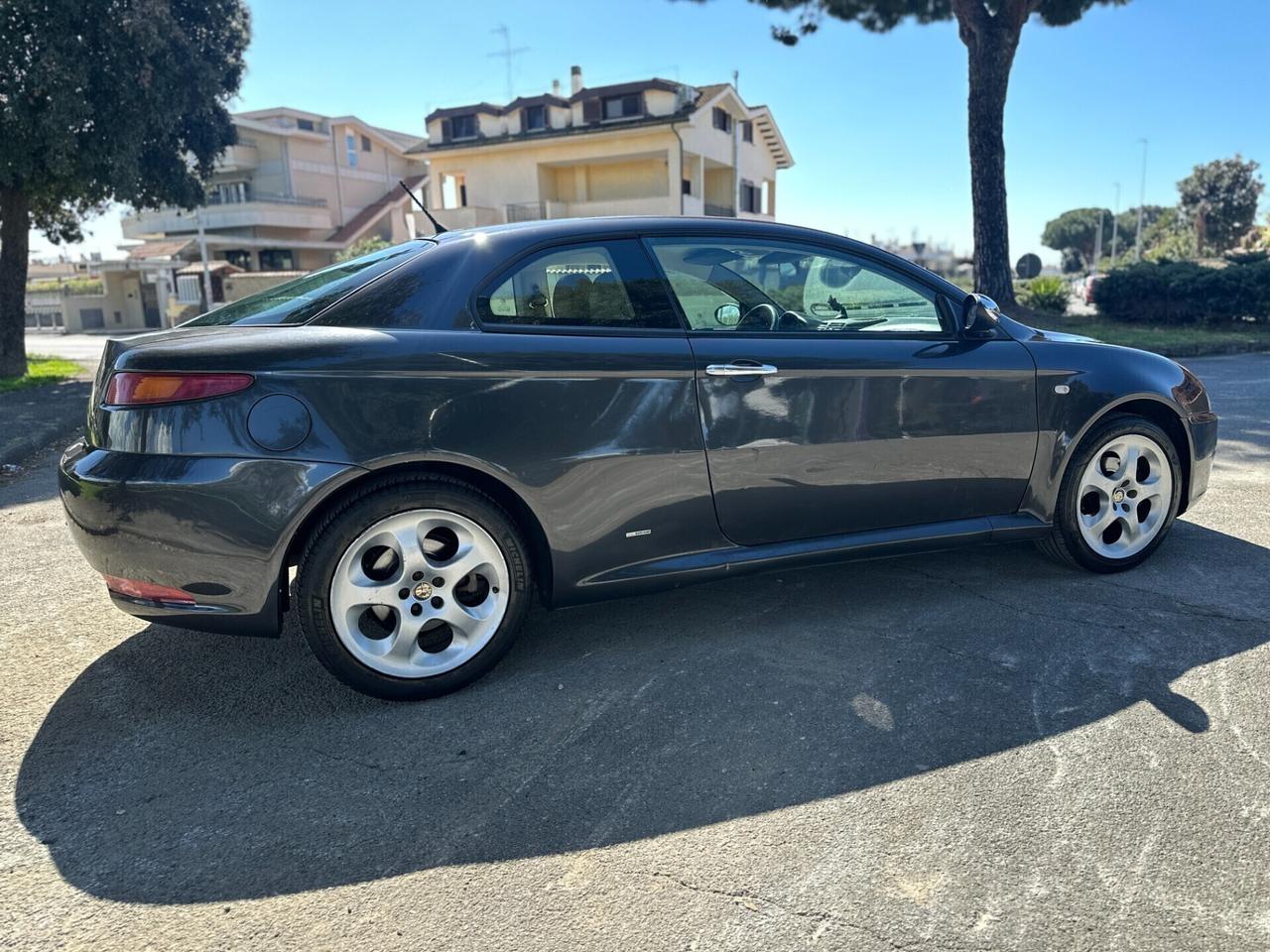 Alfa Romeo GT 1.9 MJT 150cv Luxury Tagliandata