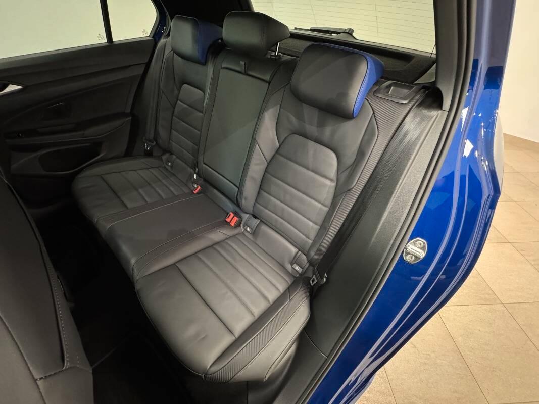 Volkswagen Golf Black Edition 2.0TSI 333cv - Akrapovic - Tetto - Pelle - Carbonio