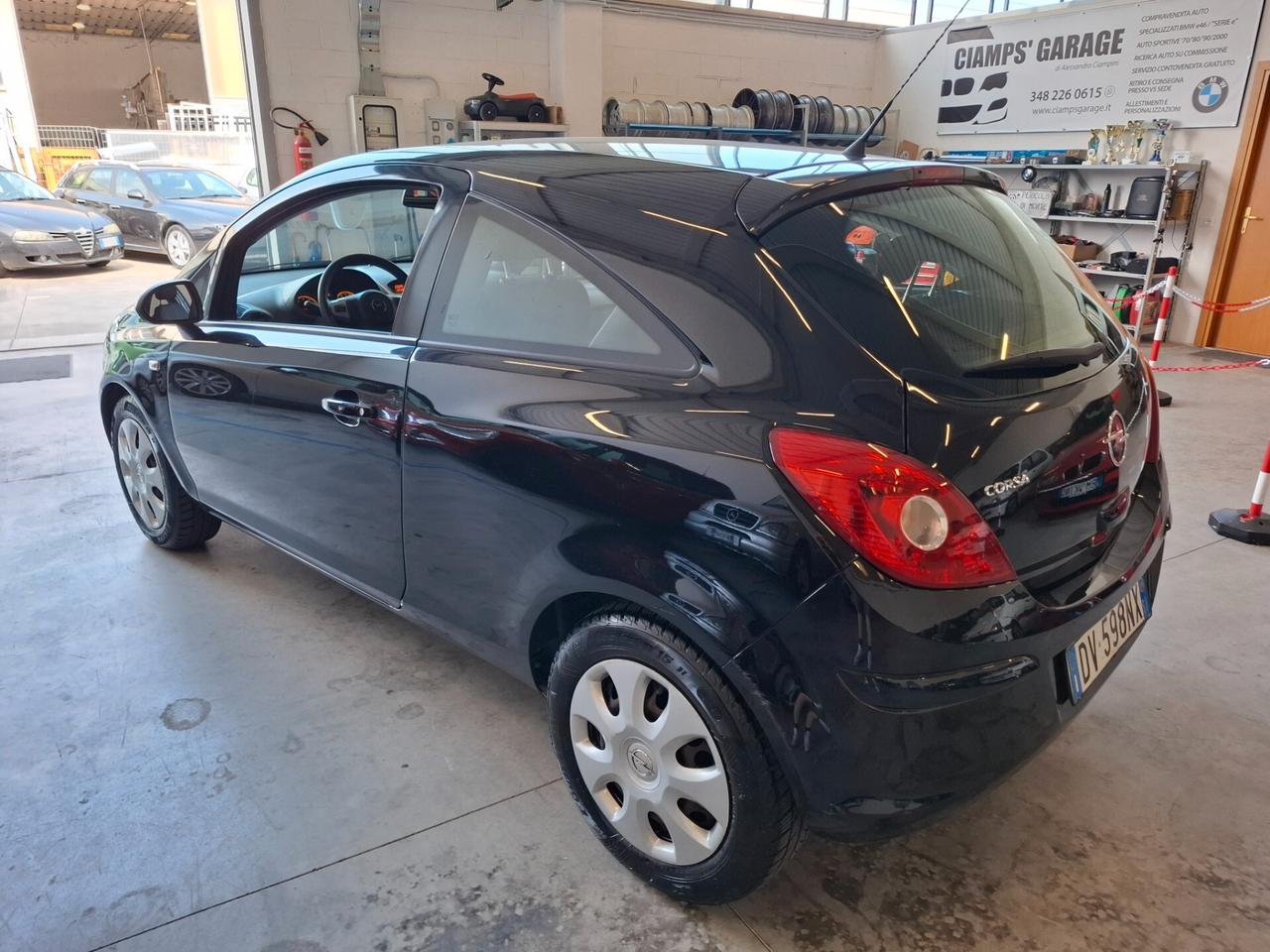 Opel Corsa 1.2 3 porte Sport
