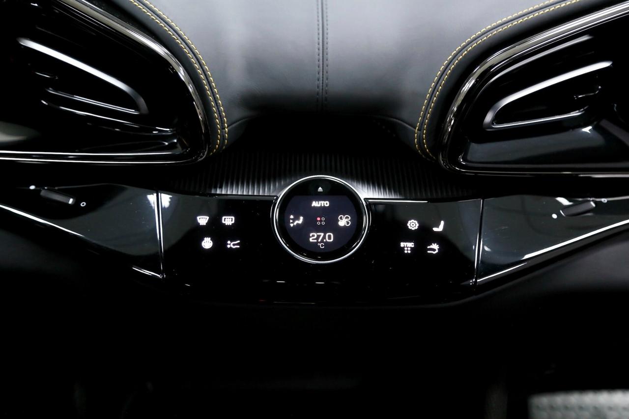 Ferrari Purosangue_ufficiale Italia_full carbon_iva deducibile