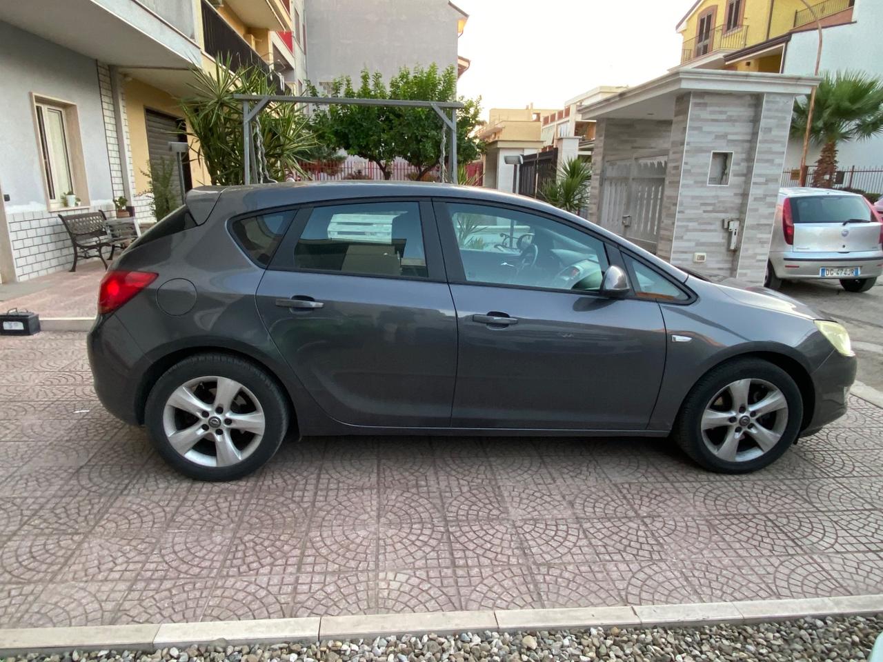 Opel Astra 1.7 CDTI 110CV 5 porte Cosmo