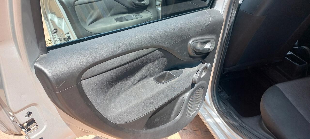 Fiat Punto 1.2 8V 5 porte Street