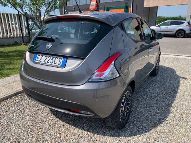 LANCIA Ypsilon 1.2 69 CV 5 porte Platinum