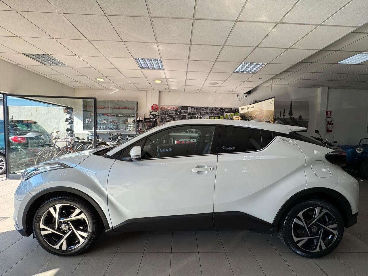 Toyota C-HR 1.8 Hybrid E-CVT Trend UNICOPROPRIETARIO SEMPRE TAGLIANDATA PARI AL NUOVO