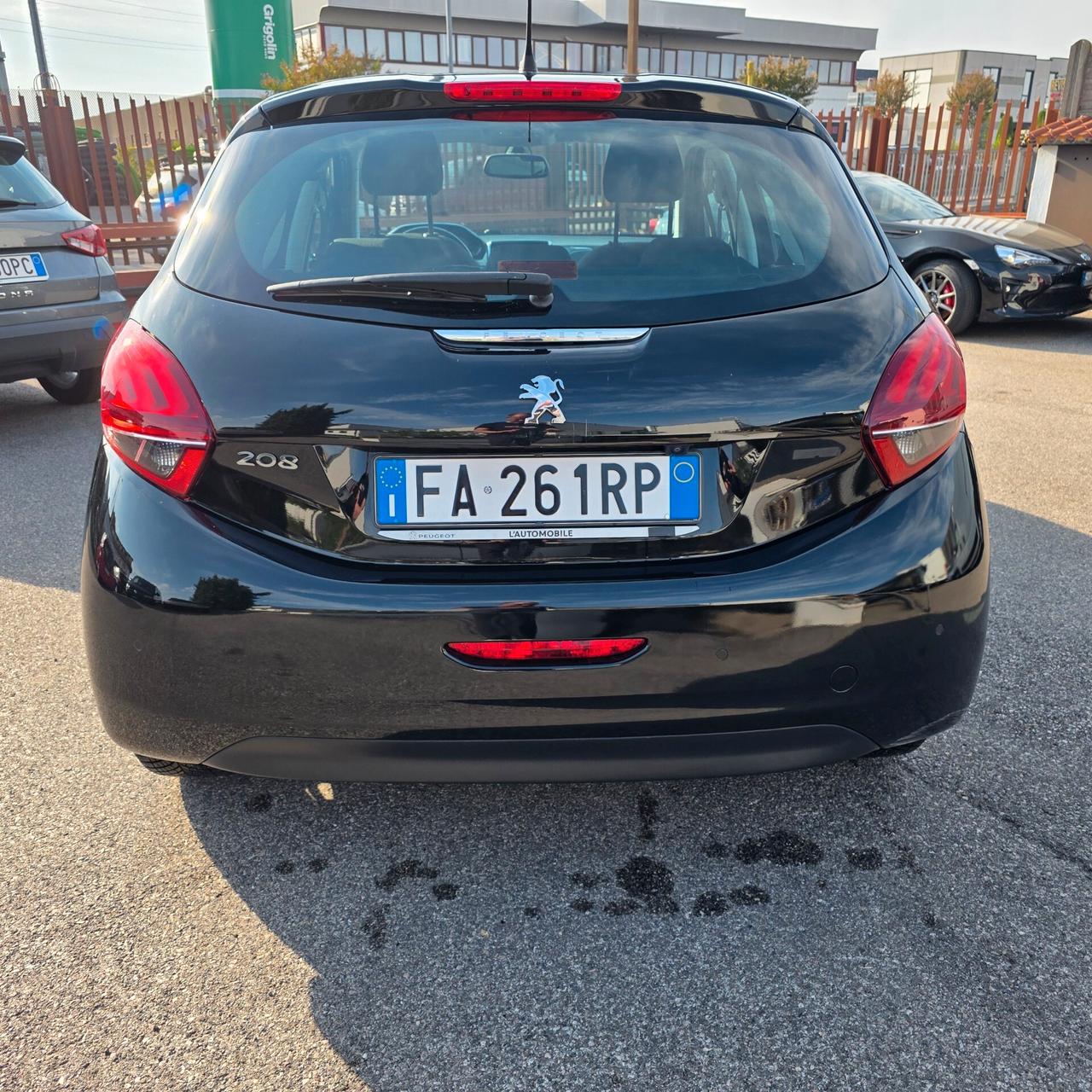 Peugeot 208 1.6 HDi 100 CV 5 porte GT Line Neopatentati ok -VEDI BENE FOTO-