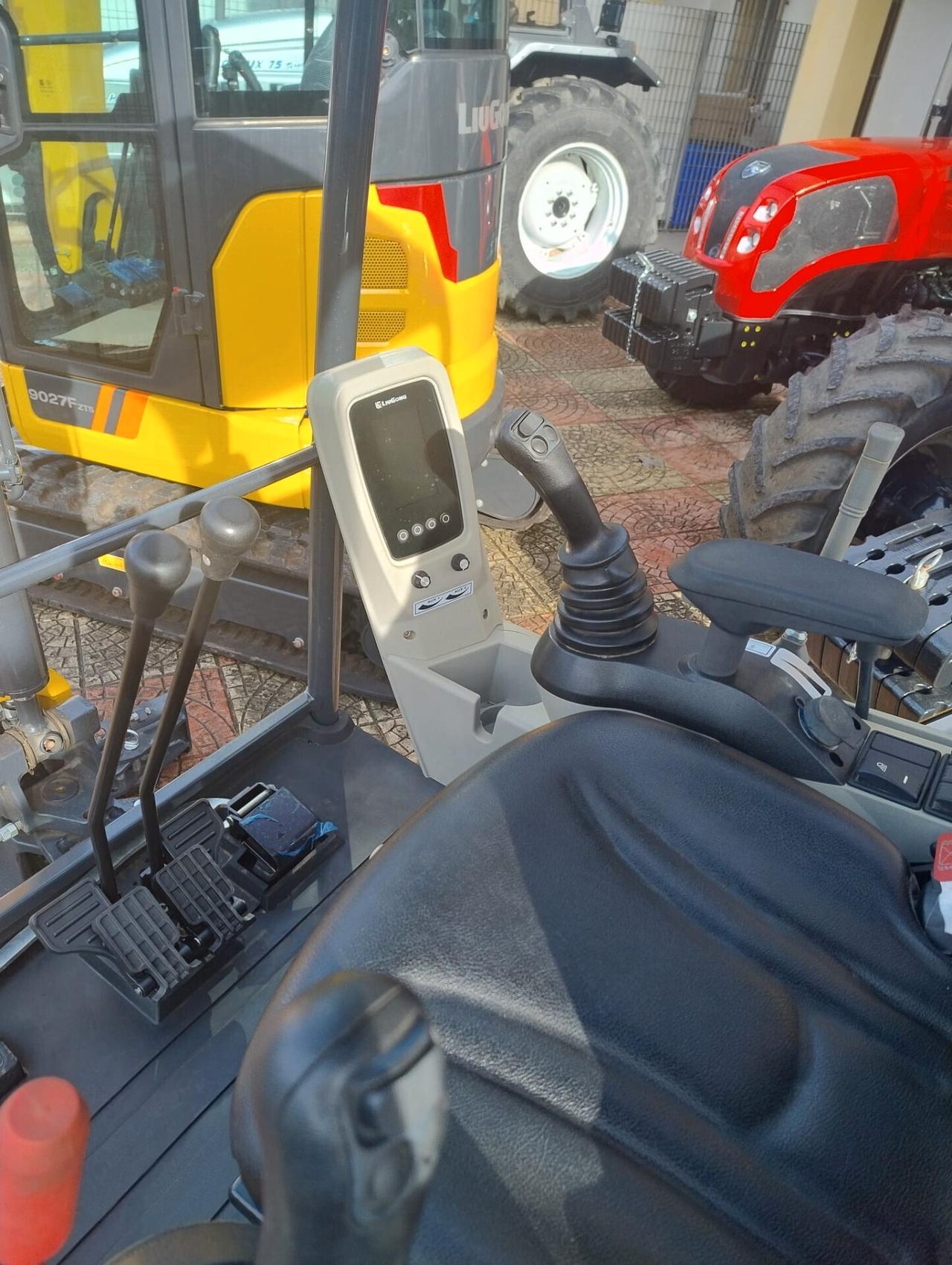 Escavatore Nuovo LiuGong 9018F (18 Quintali)