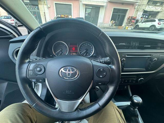 Toyota Auris 1.4 D-4D Lounge