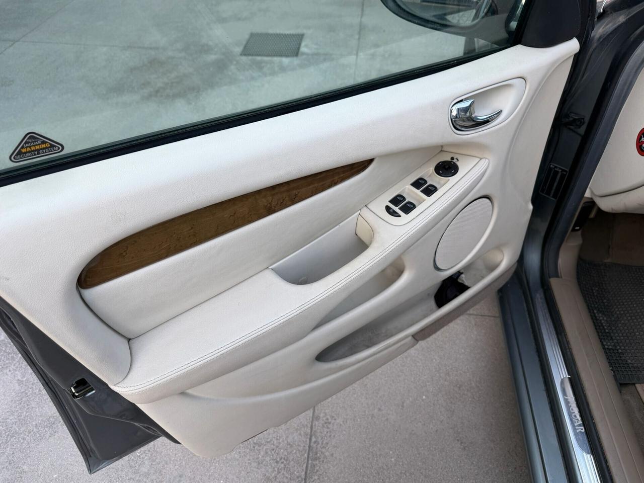 Jaguar X-Type 2.5 V6 24V cat Executive 4X4 - GPL