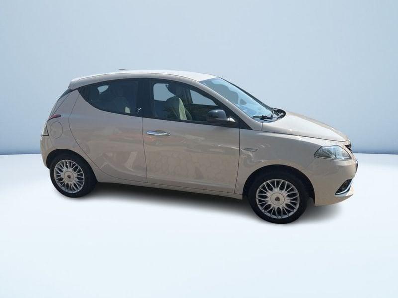 Lancia Ypsilon 1.2 GOLD 69CV MY16