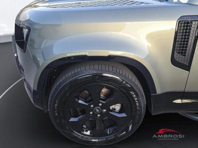 LAND ROVER Defender 3.0 SWB X-DYNAMIC SE