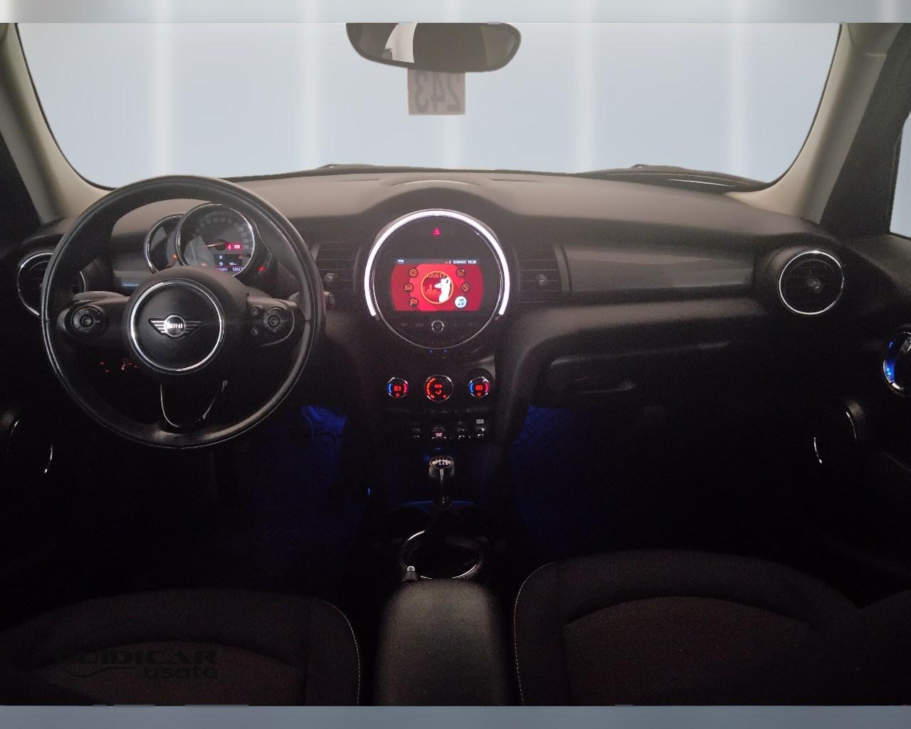 MINI Mini IV F55 2018 5p - Mini 5p 1.5 Cooper D Business XL