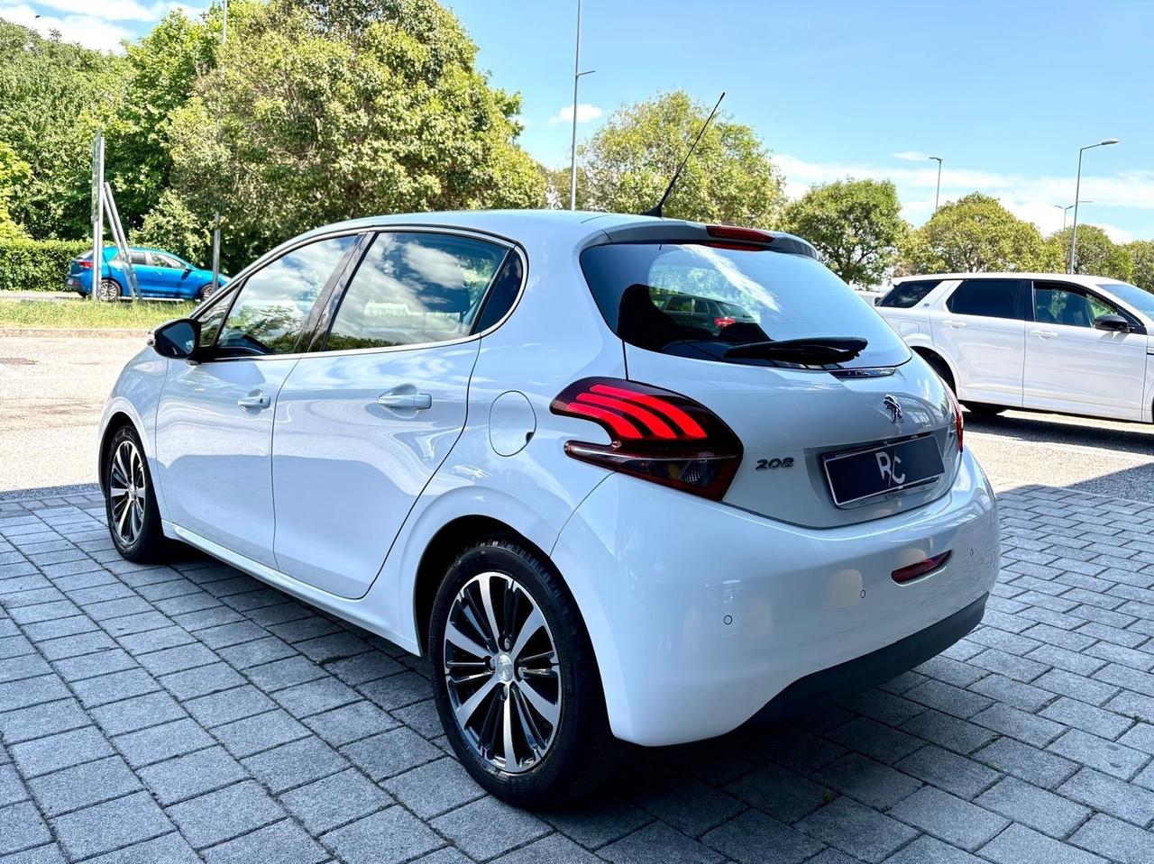 Peugeot 208 1.2 Neopatentati